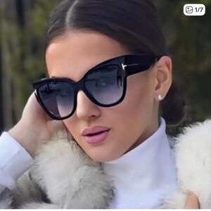 Authentic Tom Ford Beatrix-02 TF613 01D
Polarized Black Women's Sunglasses